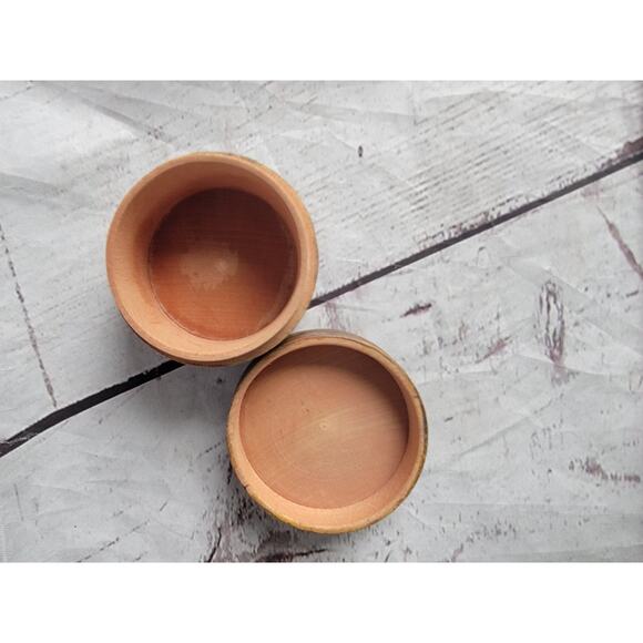 Wooden Carved Round Trinket Box - Picture 5 of 10